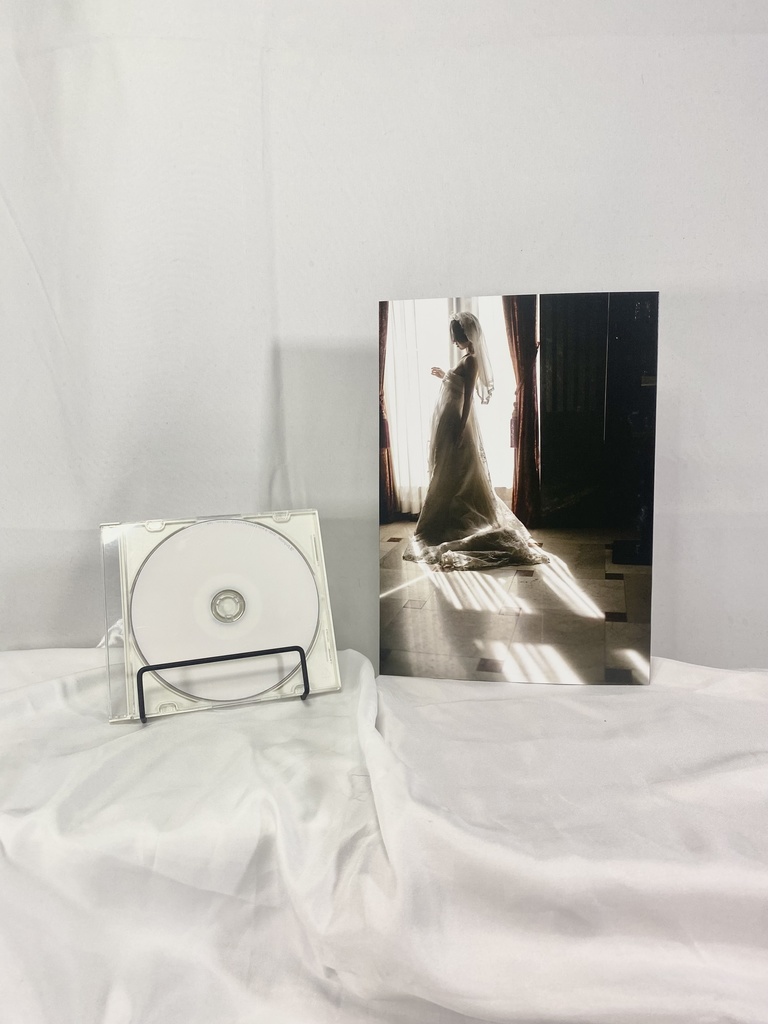 CHSP)特典付_白い花嫁写真集本