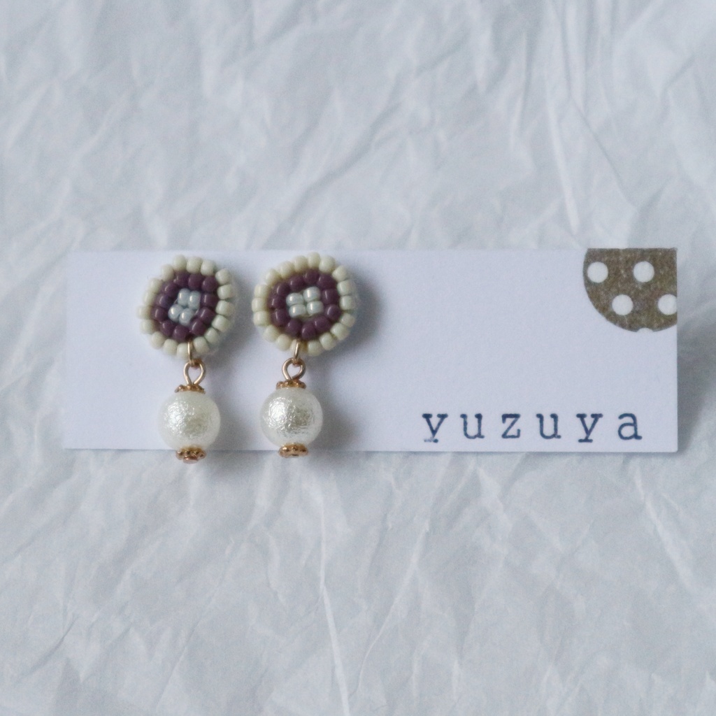 ビーズ刺繍とコットンパールのピアス - yuzuya - BOOTH