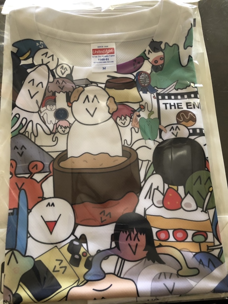 適度に騒がしいTシャツ