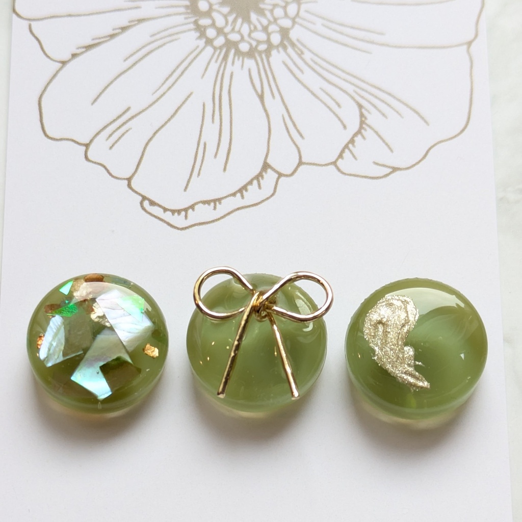 【安心の匿名配送】3種の小粒イヤリング(ピアス)とどちセット💚🧡