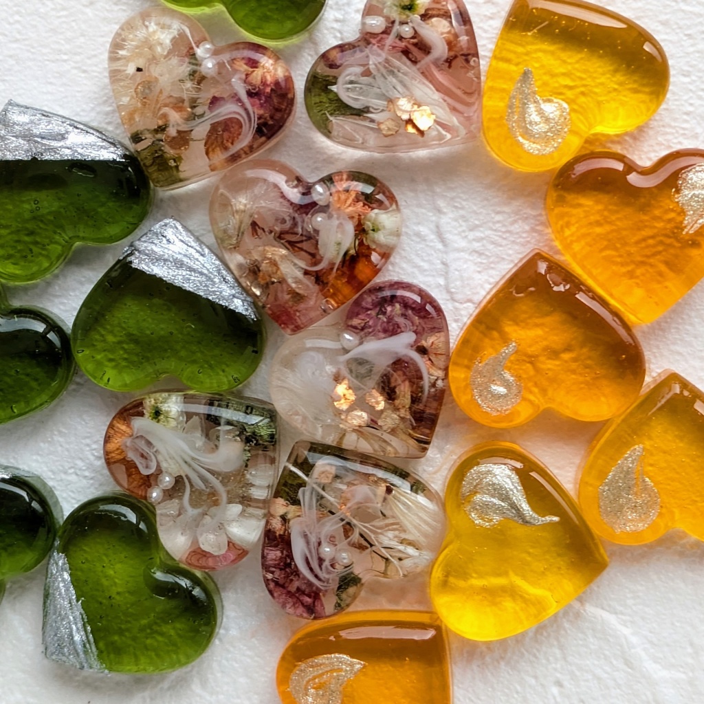 【安心の匿名配送】💚💐🧡クリアカラー✨3種のイヤリング(ピアス)