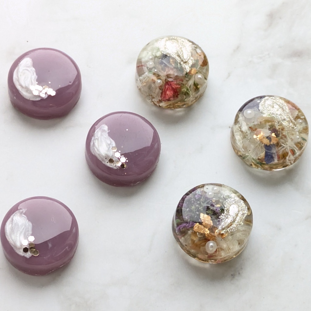 【安心の匿名配送】ライラックカラーのイヤリング🪻