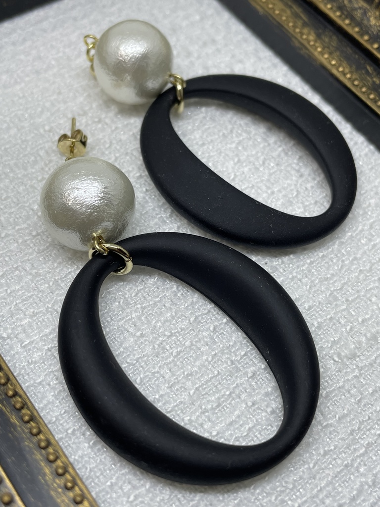 シャチモチーフピアス(イヤリング変更OK!)