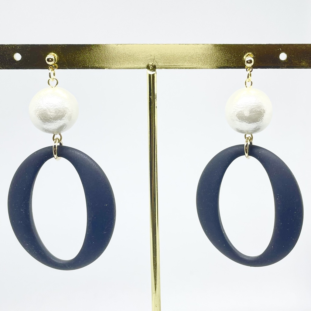 シャチモチーフピアス(イヤリング変更OK!)