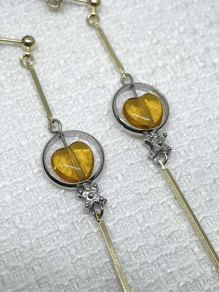 ロー衣装モチーフピアス【DR】(イヤリング変更OK!)