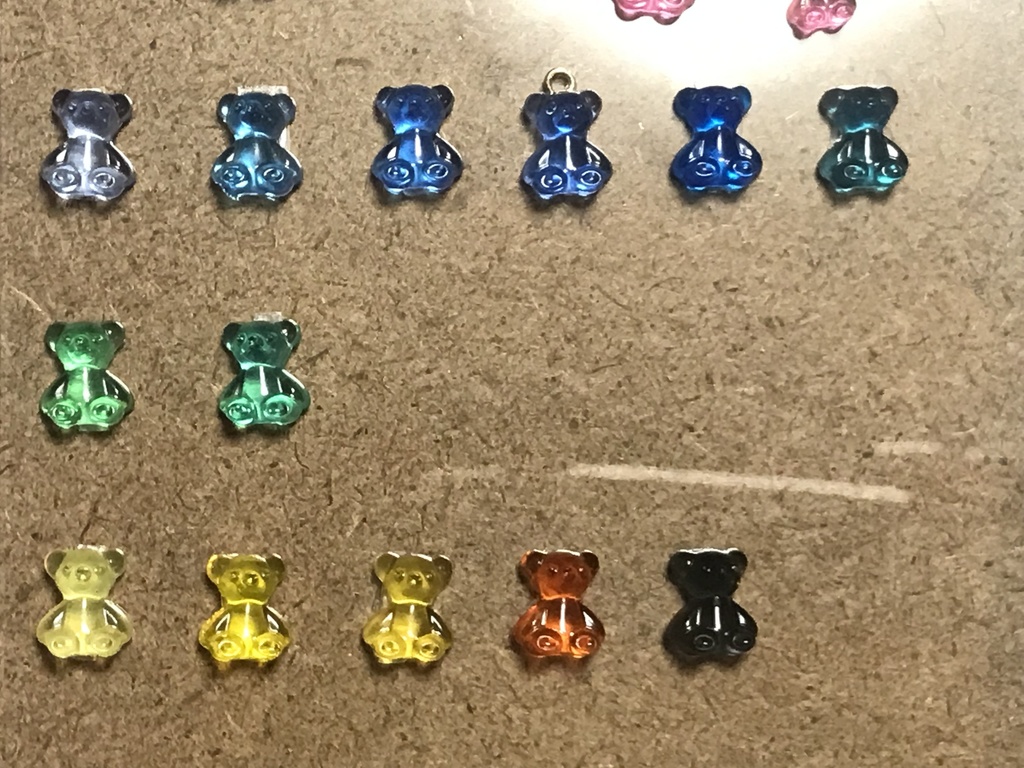 ぬいちゃんの非常食♡キャンディくまちゃんのカラフルピアス