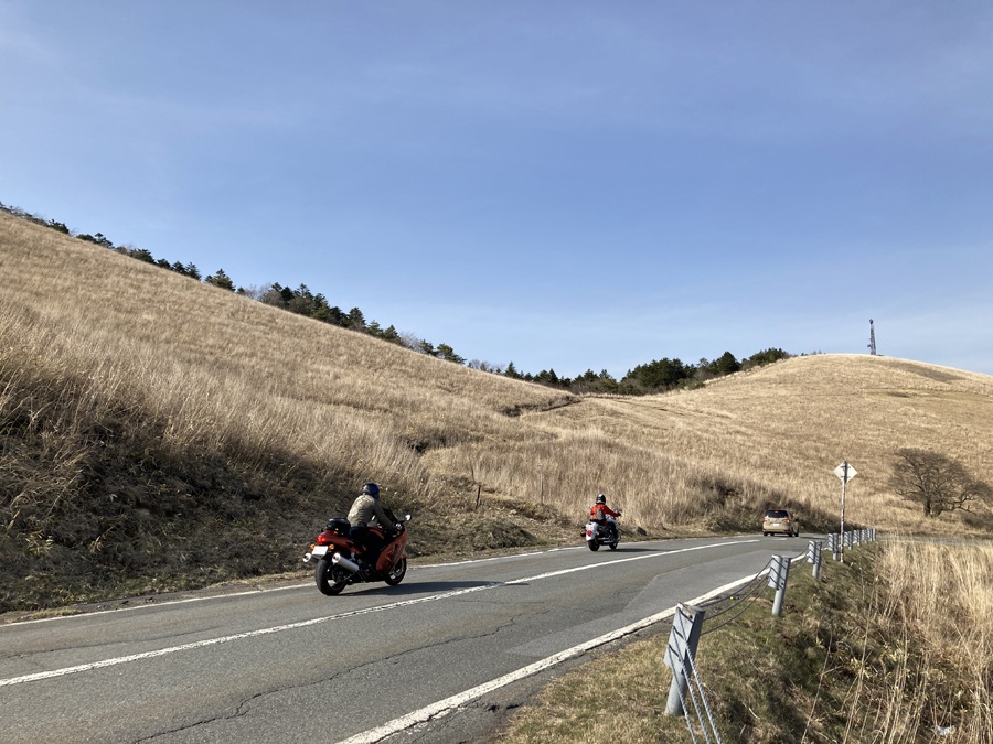 道路 音源 サンプルパック【バイノーラル録音】バイク・自動車環境音 高原交差点交通音 WAV【効果音】【音楽用効果音】【DSD録音】【ハイレゾ】