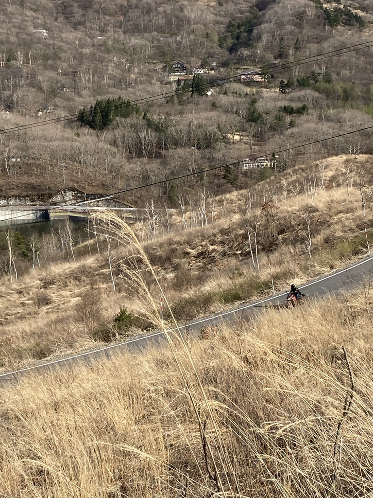道路 音源 サンプルパック【バイノーラル録音】バイク・自動車環境音 高原交差点交通音 WAV【効果音】【音楽用効果音】【DSD録音】【ハイレゾ】