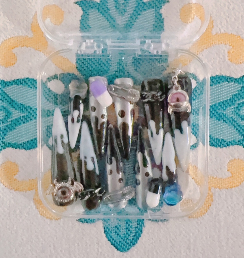 ロングネイルチップ【悪魔】