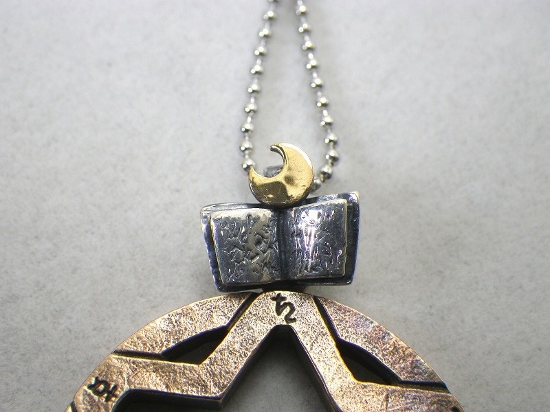 東方プロジェクト ダーツホルダーネックレス 【パチュリー】