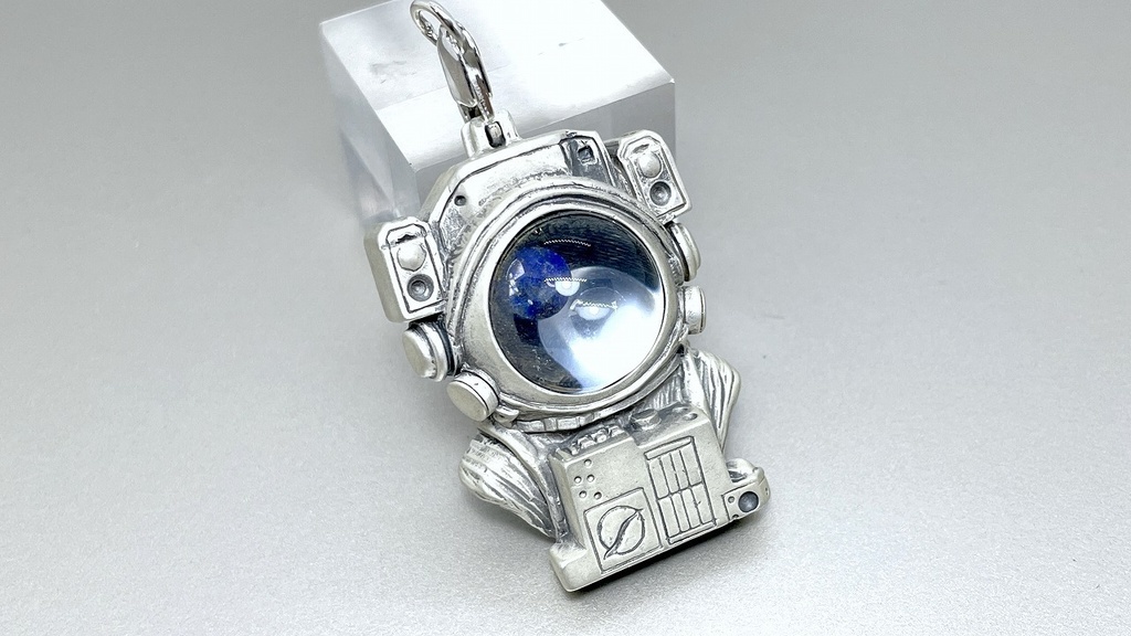 【Meteor Catcher】宇宙服型ルースケースペンダントトップ