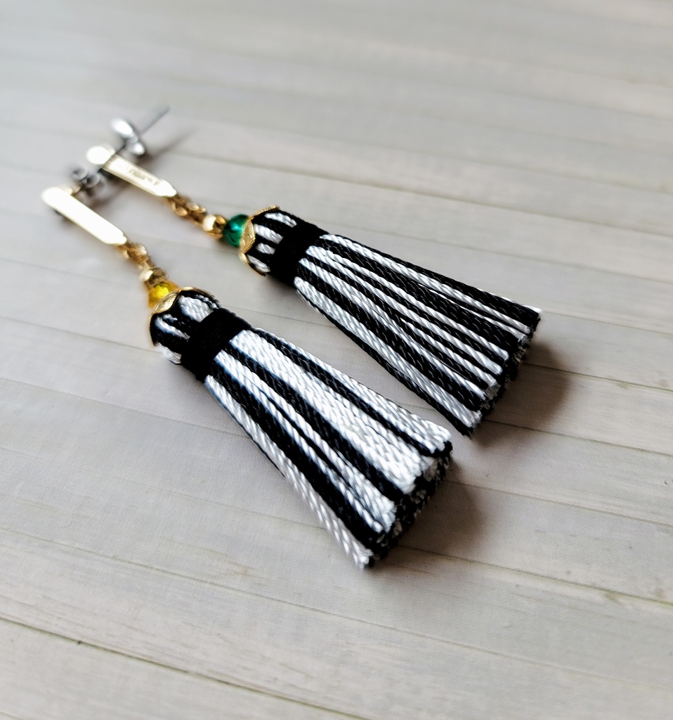 鬼滅の刃 イメージアクセサリー タッセルピアス