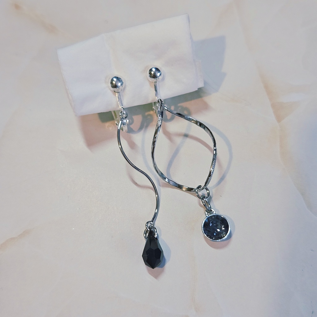 Black Apple イヤリング/ピアス