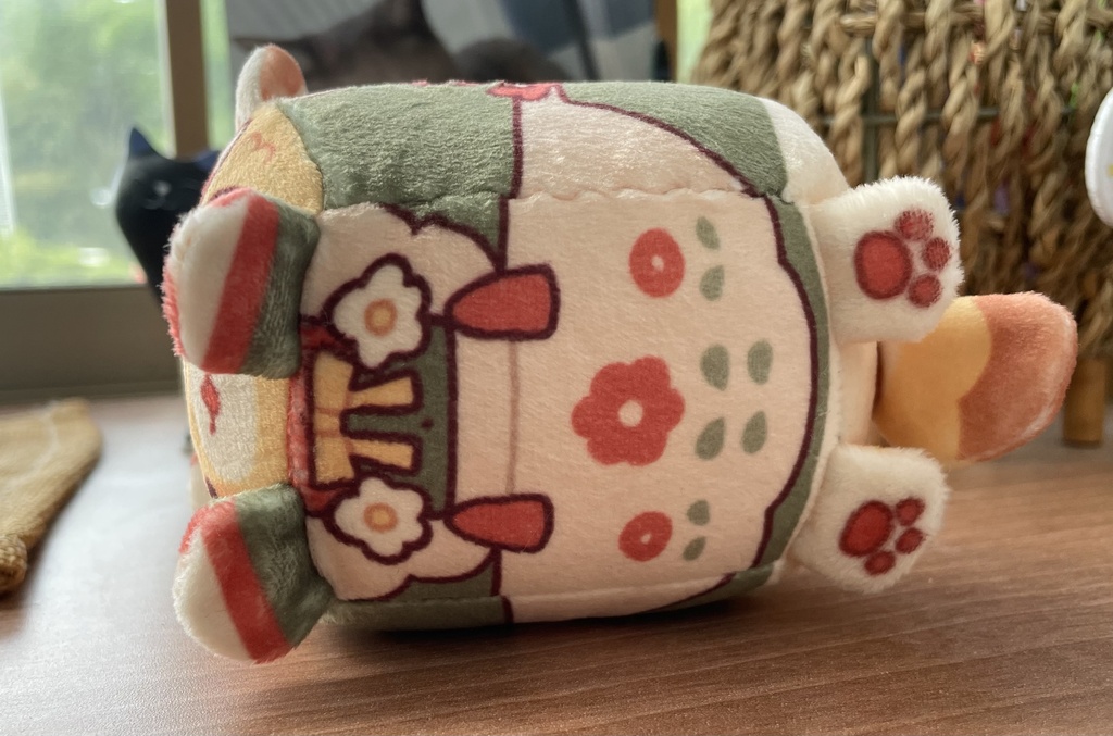 【とらっち一周年記念グッズ】寝ころびぬいぐるみ【受注販売】