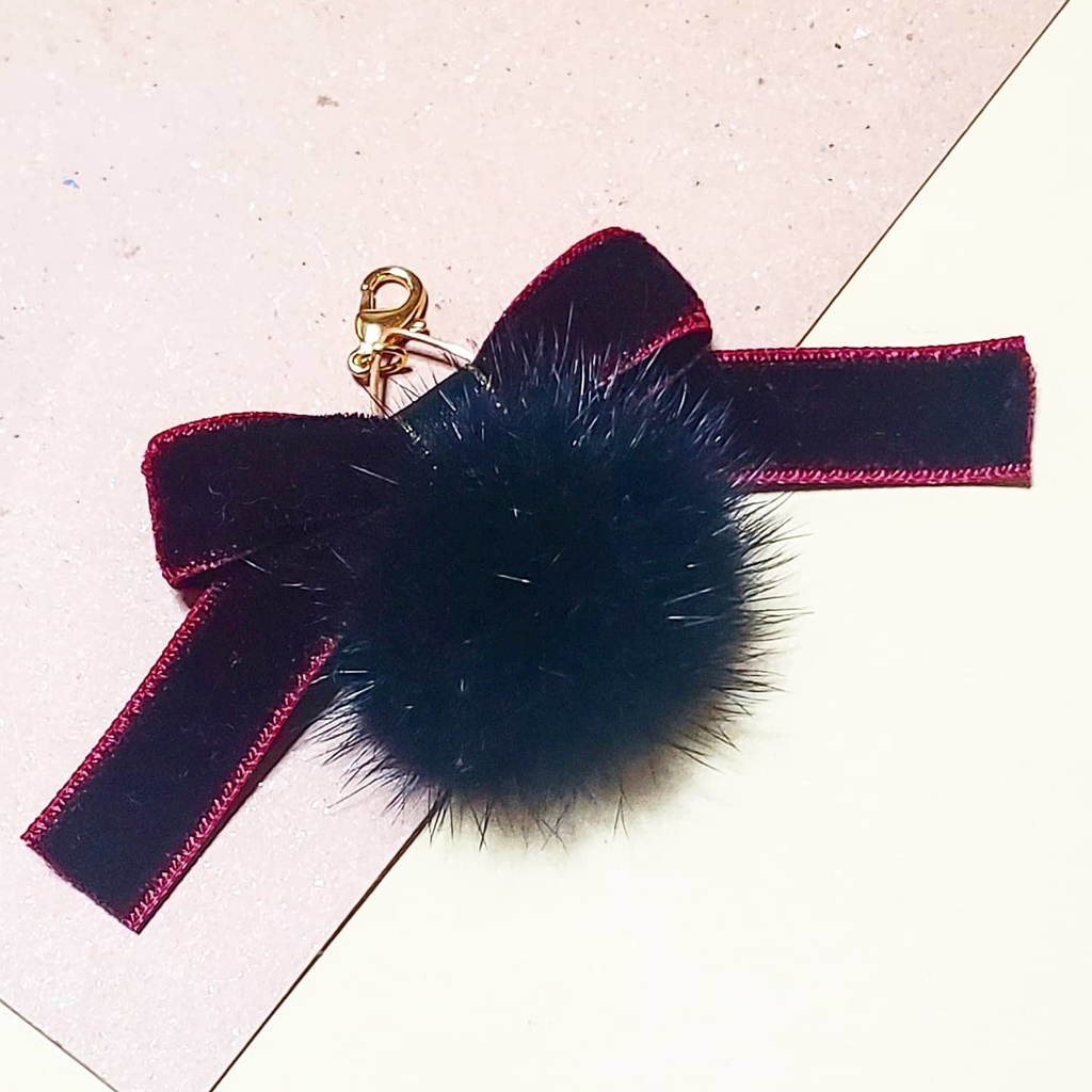 ファー付きリボンチャーム