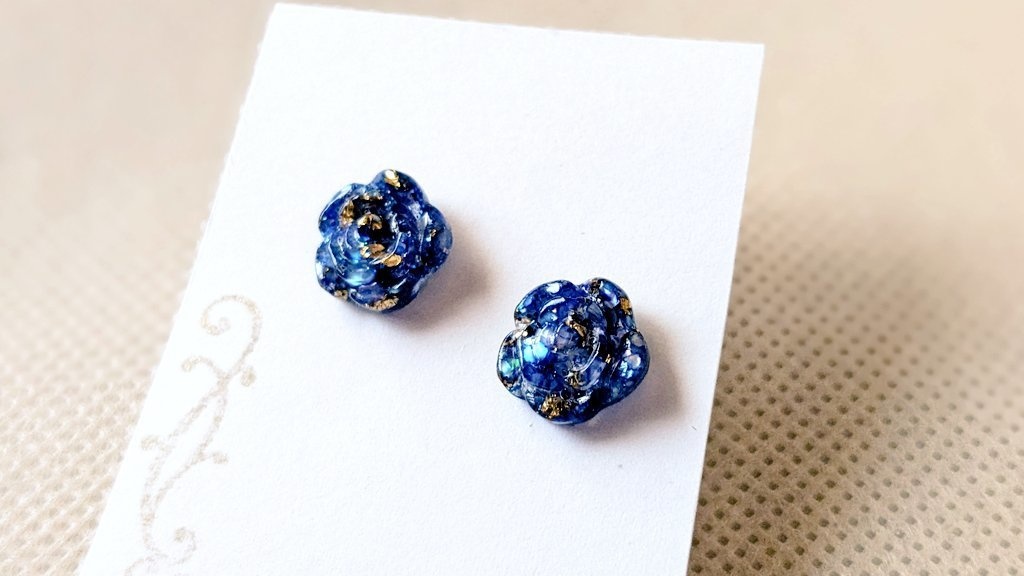 ミニ薔薇の耳飾り【在庫のみ】