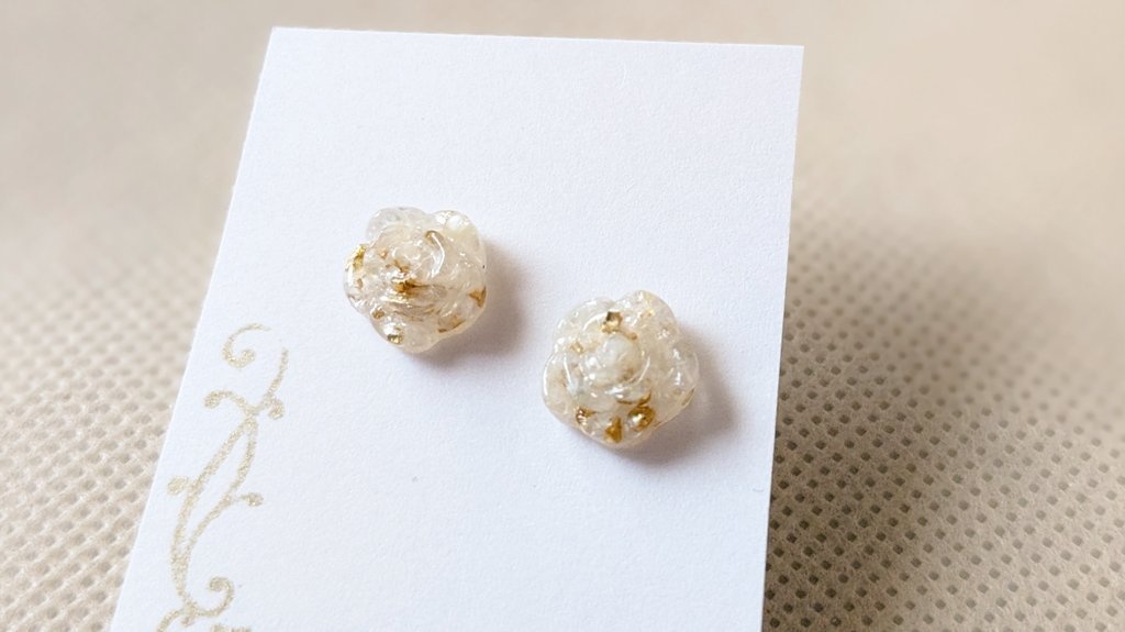 ミニ薔薇の耳飾り【在庫のみ】