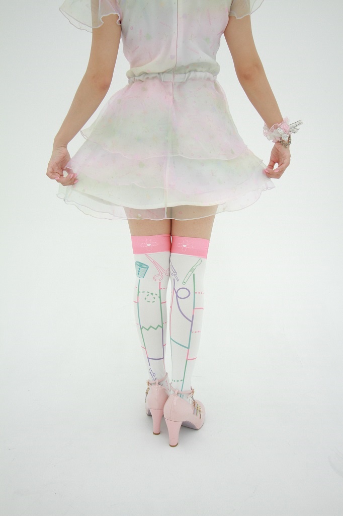 病的あみだくじニーハイ Ghost Legs Knee High Socks
