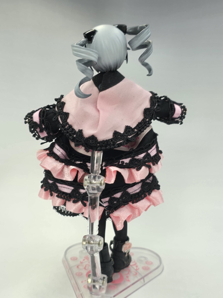 マインピンクケープドレス