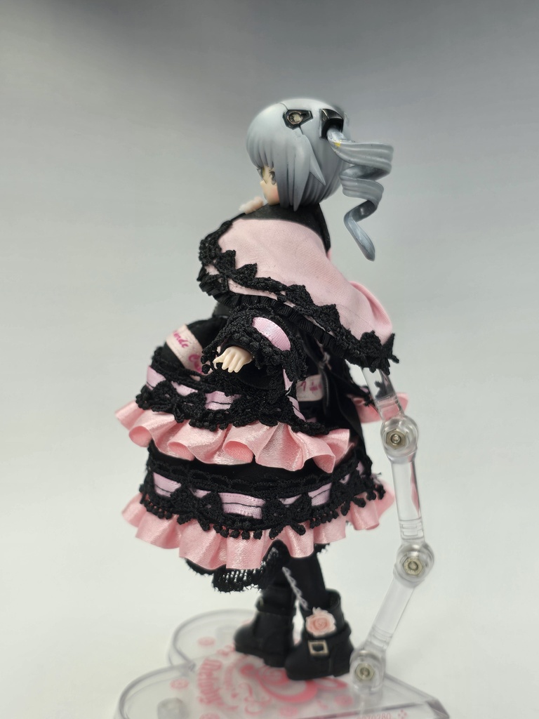 マインピンクケープドレス