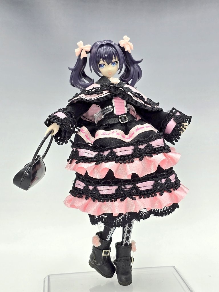 マインピンクケープドレス