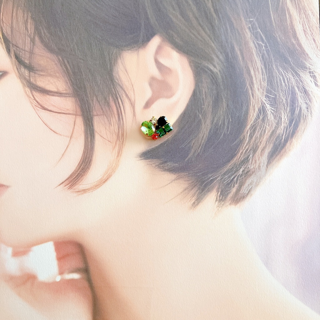 刀剣乱舞 鶯丸モチーフビジューピアス