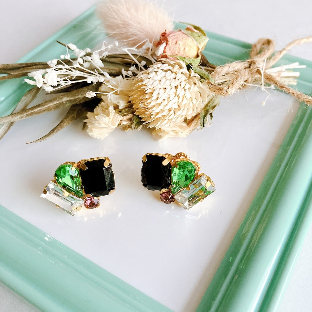 刀剣乱舞 膝丸モチーフビジューピアス