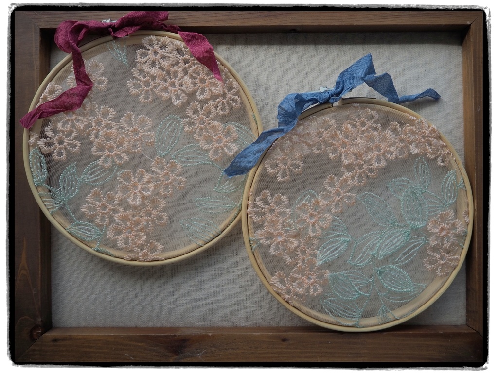 刺繍枠のピアススタンド