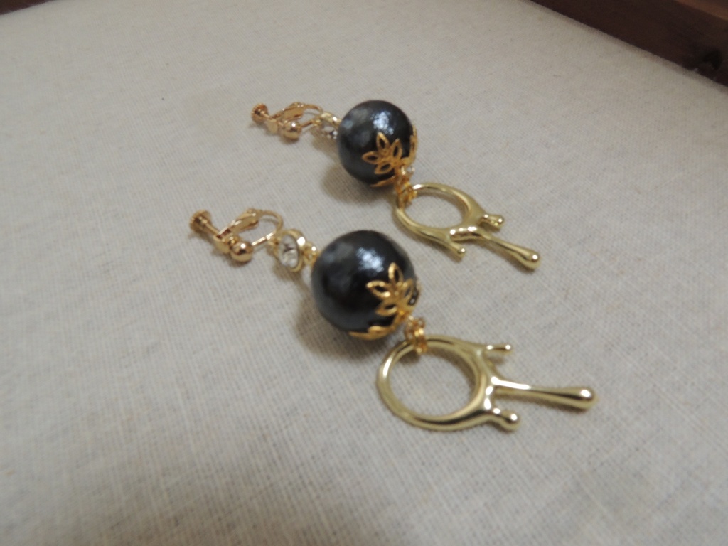 呪術廻戦 アニメopの夏油傑のアレのイヤーアクセサリー すずらん Booth