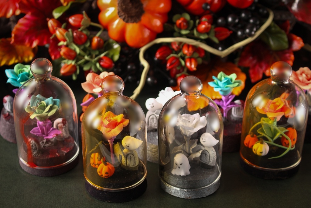 ガラスドーム仕立ての薔薇ーハロウィンー
