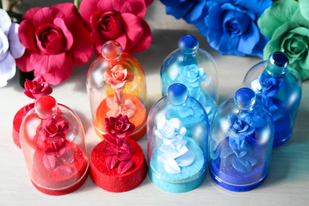 《個展感謝セール》ガラスドーム仕立てのバラーColorfulー