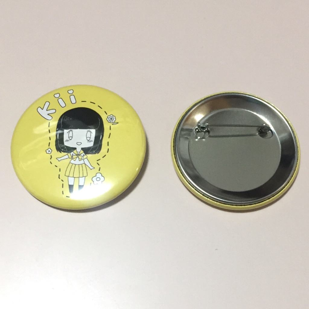 旧きい缶バッジ
