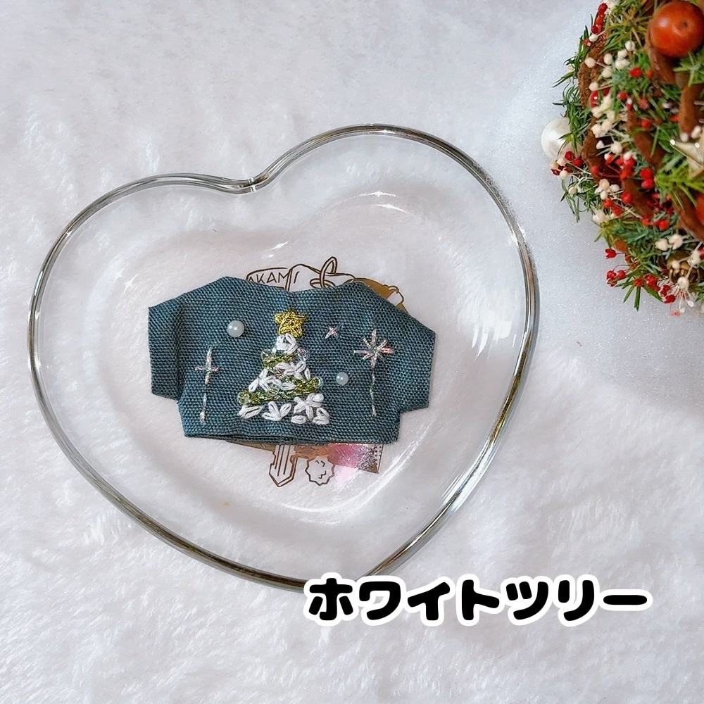 クリスマス刺繍服2024