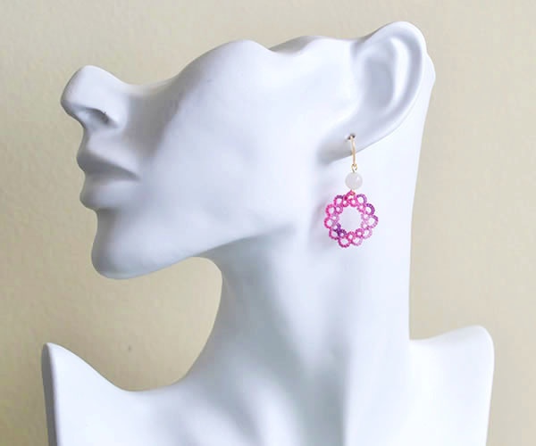 【受注製作】天然石とお花 イヤリング/ピアス(モルガナイト)レース編み