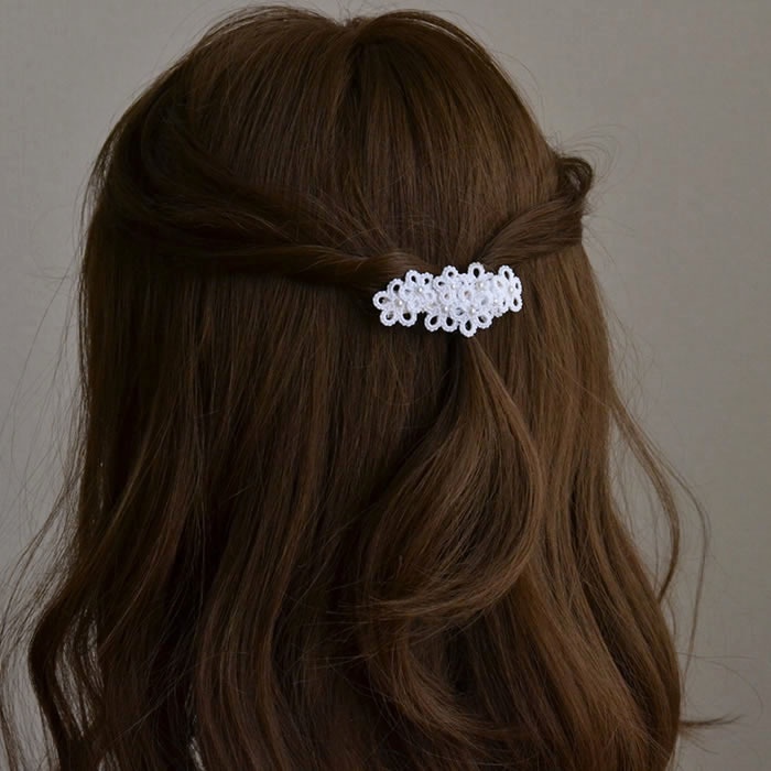 花 バレッタ (ホワイト 白) ヘアアクセサリー 髪飾り フラワー 繊細 大人 かわいい 小さめ