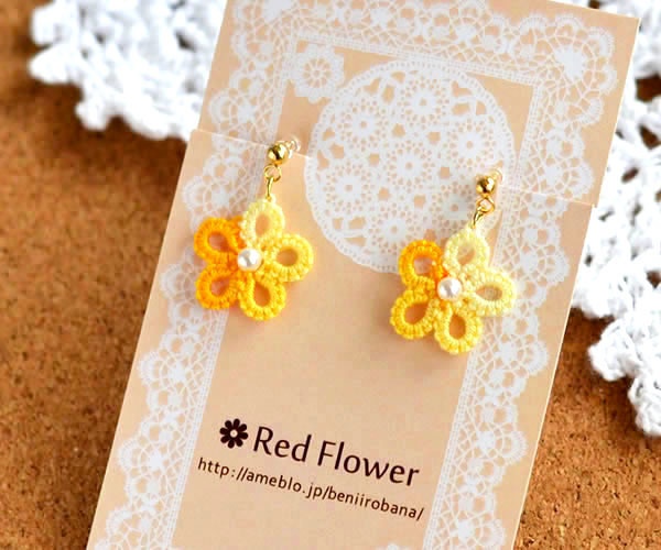 小花 ピアス / イヤリング(オレンジMIX)シンプル 小ぶり 軽い かわいい 樹脂フック