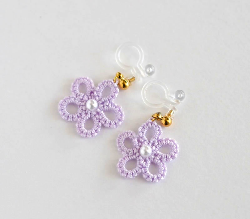 小花 ピアス/ イヤリング(パープル)シンプル 小ぶり 軽い かわいい 樹脂フック