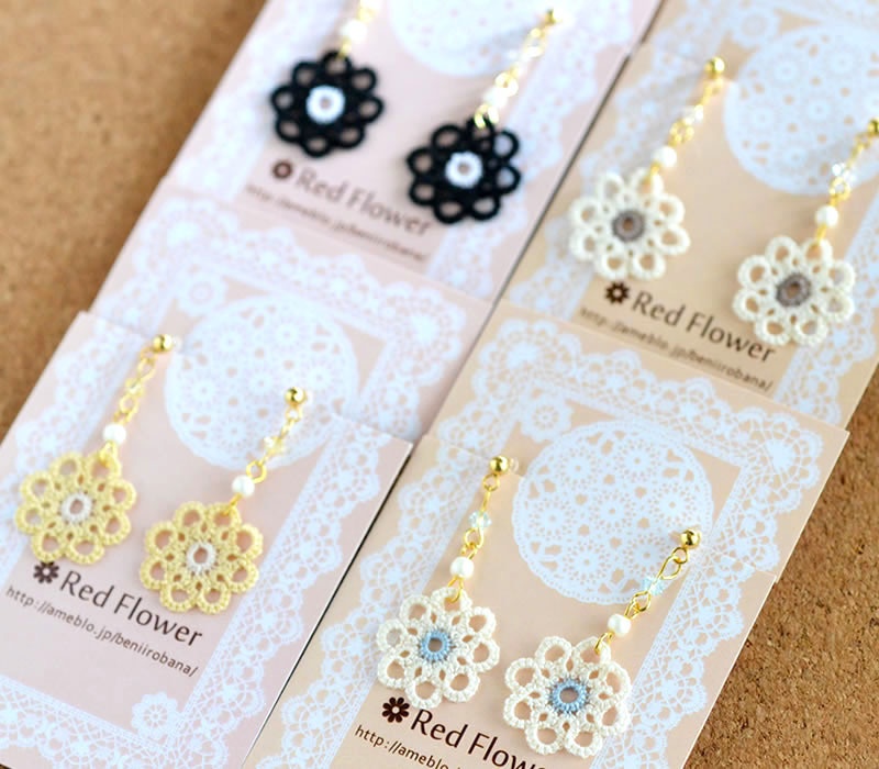 レースのお花 イヤリング / ピアス(オフホワイト ブラウン)レース編み