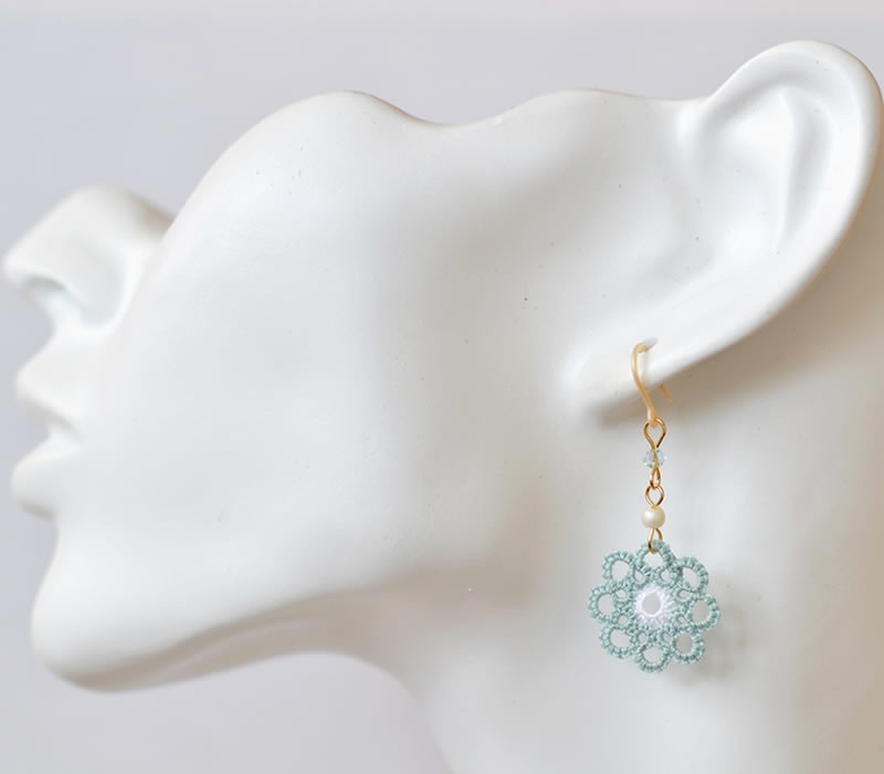 レースのお花 イヤリング / ピアス(グリーン)レース編み タティングレース