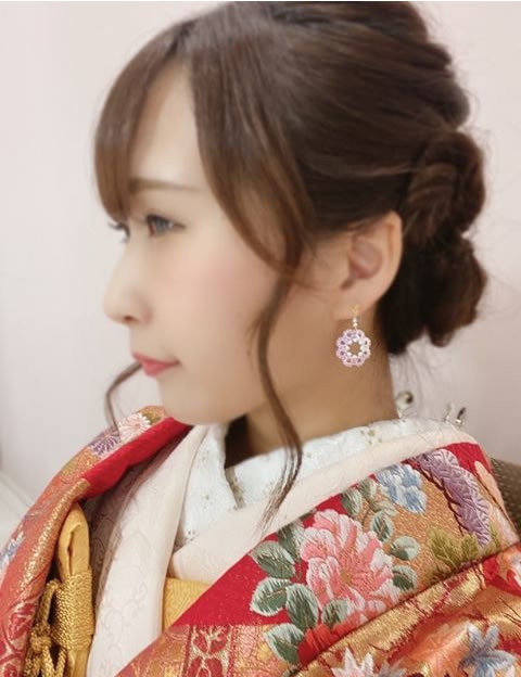 パール 花 ピアス / イヤリング(パープル ピンク)軽い 繊細 上品 揺れる かわいい 樹脂フック