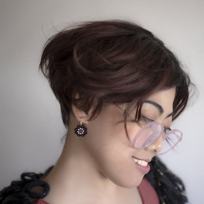 花 パール 樹脂イヤリング ノンホールピアス 軽い 繊細 上品 揺れる かわいい