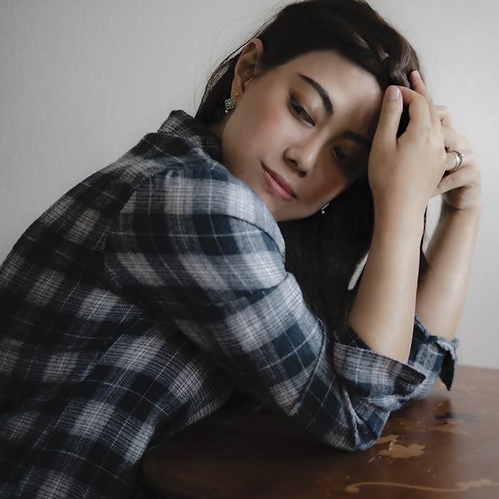 花 パール 樹脂イヤリング ノンホールピアス 小ぶり 繊細 軽い 揺れる 上品