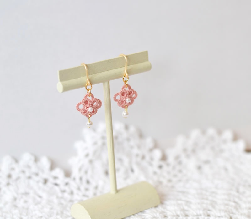 花 パール 樹脂イヤリング ノンホールピアス 小ぶり 繊細 軽い 揺れる 上品