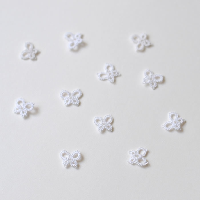 【限定色】蝶々 樹脂イヤリング レース編み タティングレース 揺れる