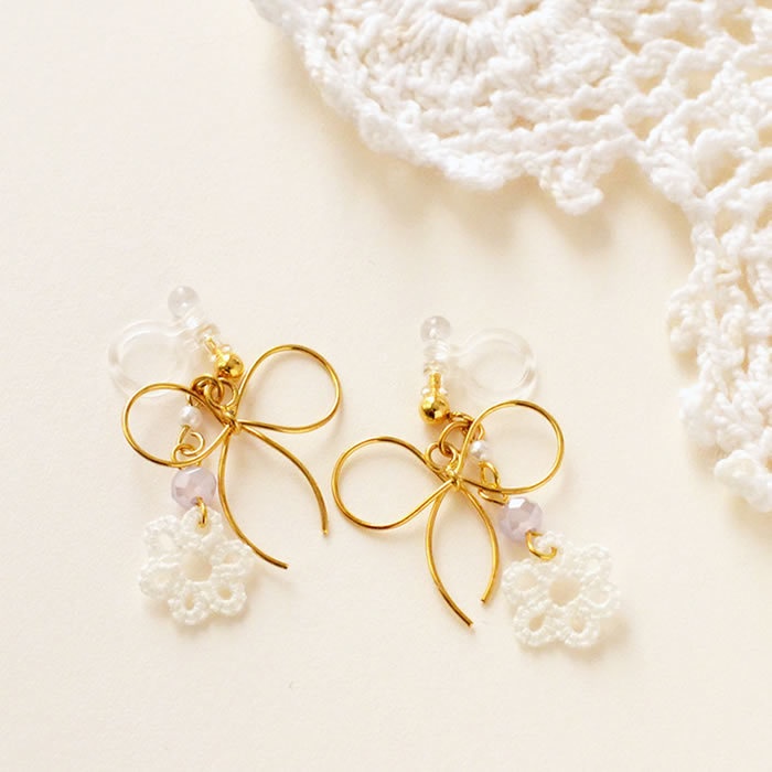 お花とリボンの ピアス / イヤリング(パープル)揺れる かわいい 軽い