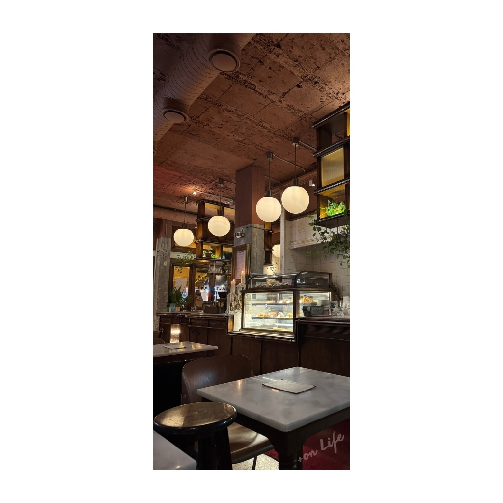 Cafe Life スマホ壁紙(1440×3200)3枚+ボーナス1枚