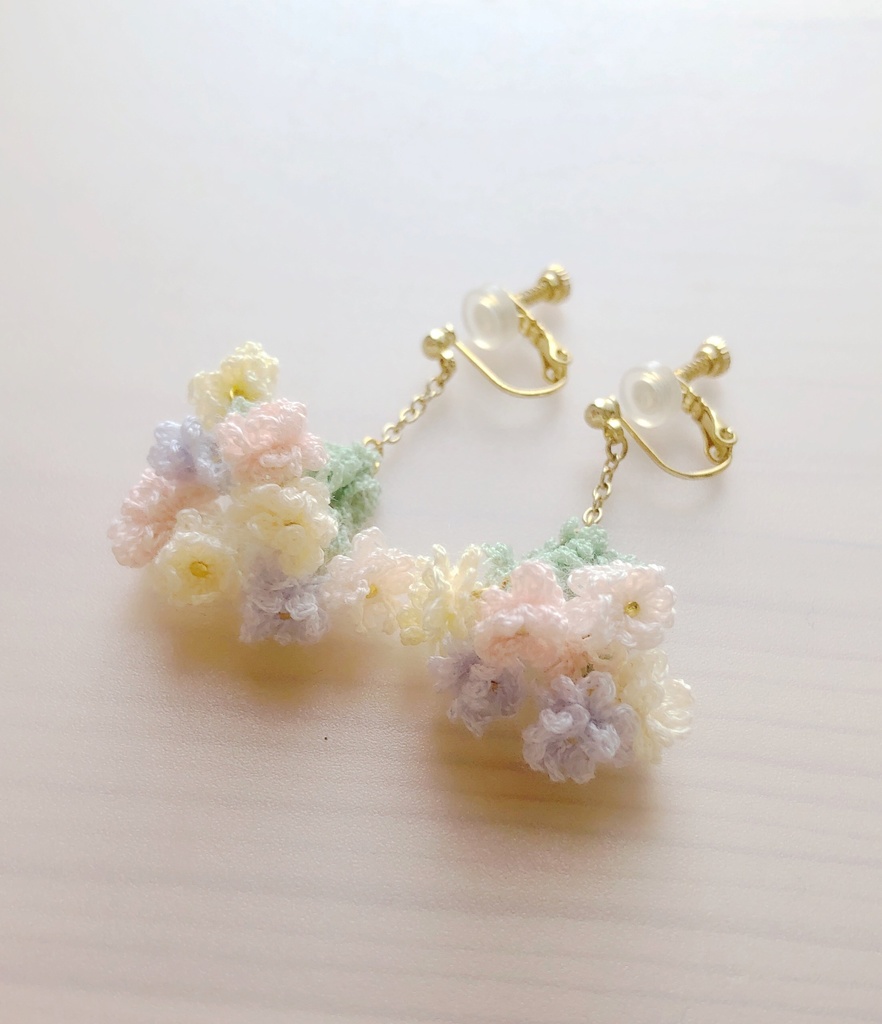 fuwariブーケのピアス／イヤリング