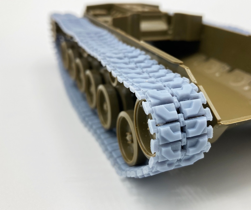 【BOOTH限定】CM-044 1/35 T84E1型連結済み可動履帯