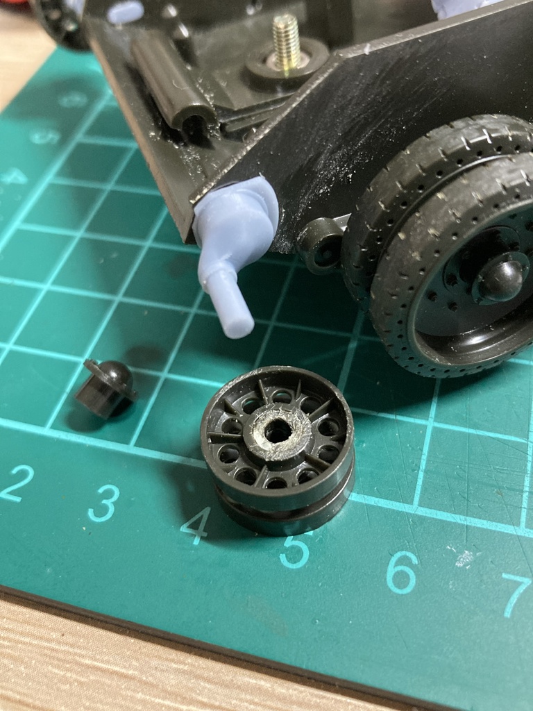 1/35 T社T-34用誘導輪前進加工パーツ【裏メニュー】