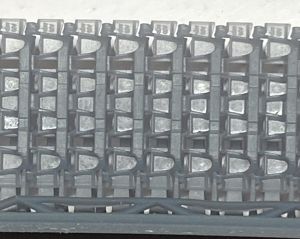 CM-081S 1/48 パンター用連結済み可動履帯